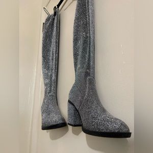 Over the knee silver metallic boots 🩶✨
